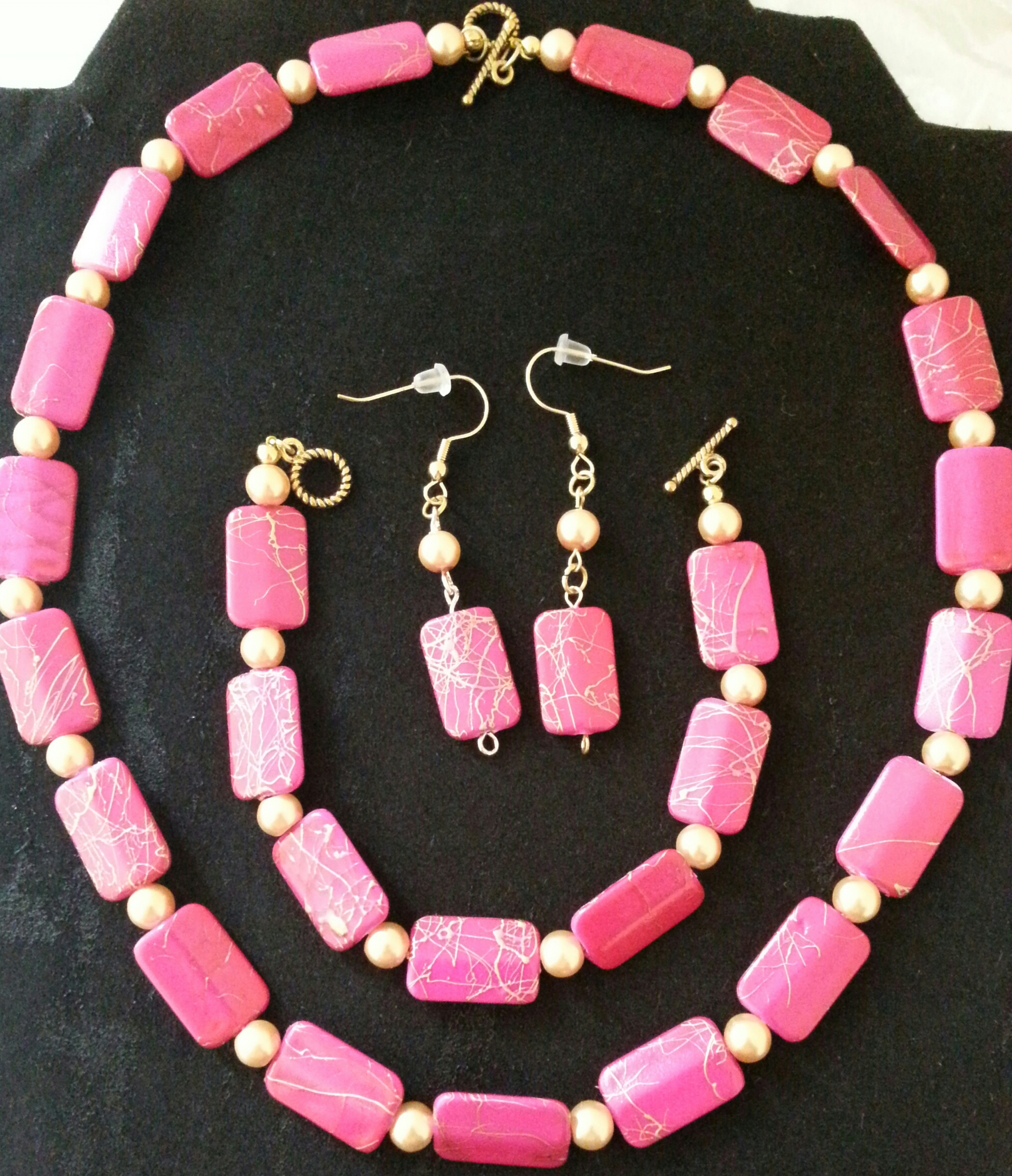 Fuchsia necklacr