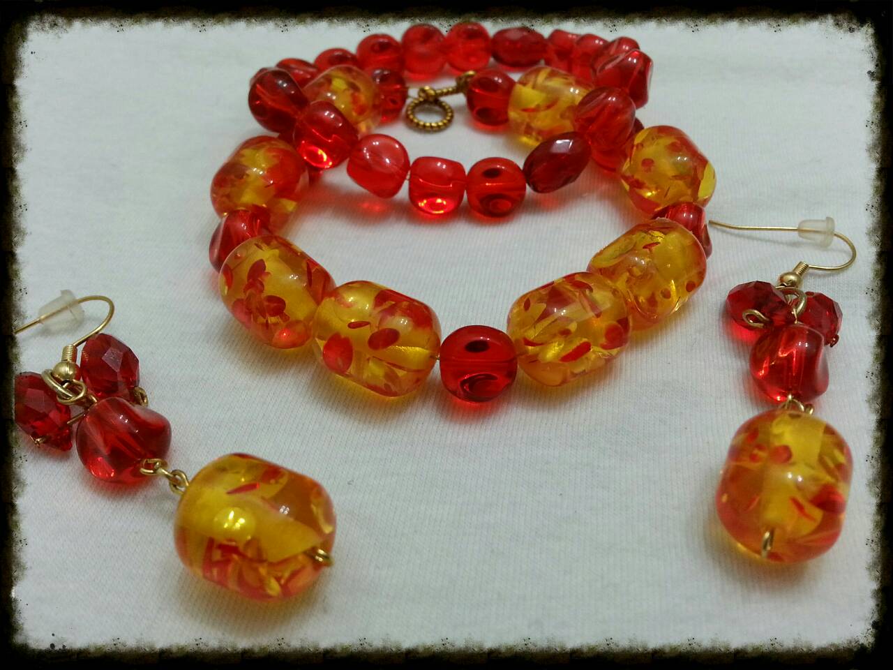 Red bracelet set