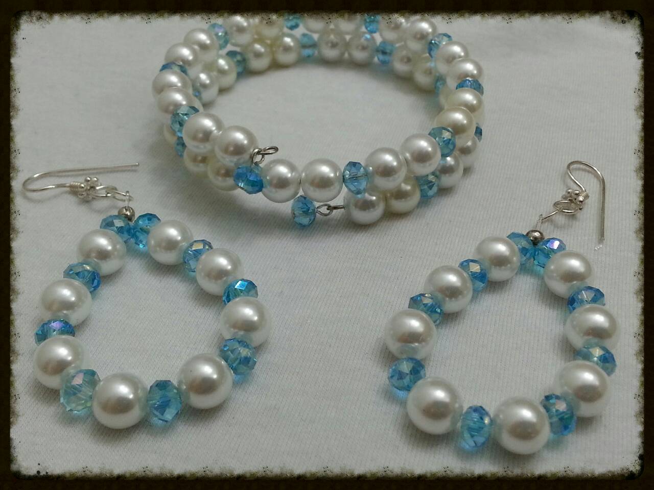 White bracelet set