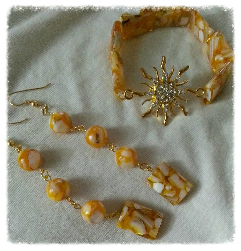 Yellow bracelet set